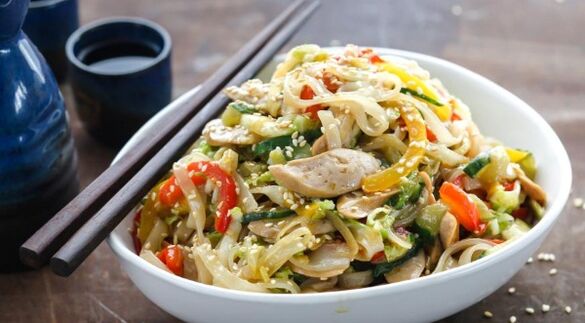 Rice noodles with vegetables - the first dish in the gluten-free diet menu