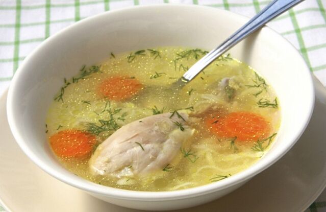 making vegetable soup with chicken for the Dukan diet
